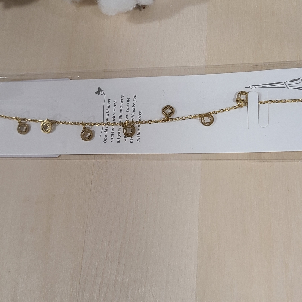 💛💛NEW💛💛 CUTE!! 18kt Gold Plated over SS Hollow Cut Clover Bracelet - Picture 16 of 16